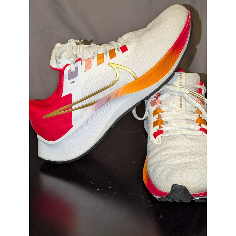 Nike Shoes Women's 7 Pink Air Zoom Pegasus 38 Wht Mtlc Gold Siren Red Gradient 9